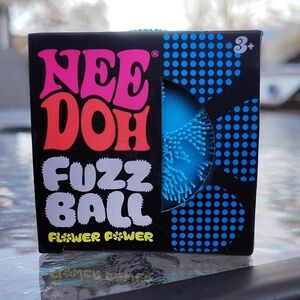 Needoh Fuzz Ball Flower Power - Blue